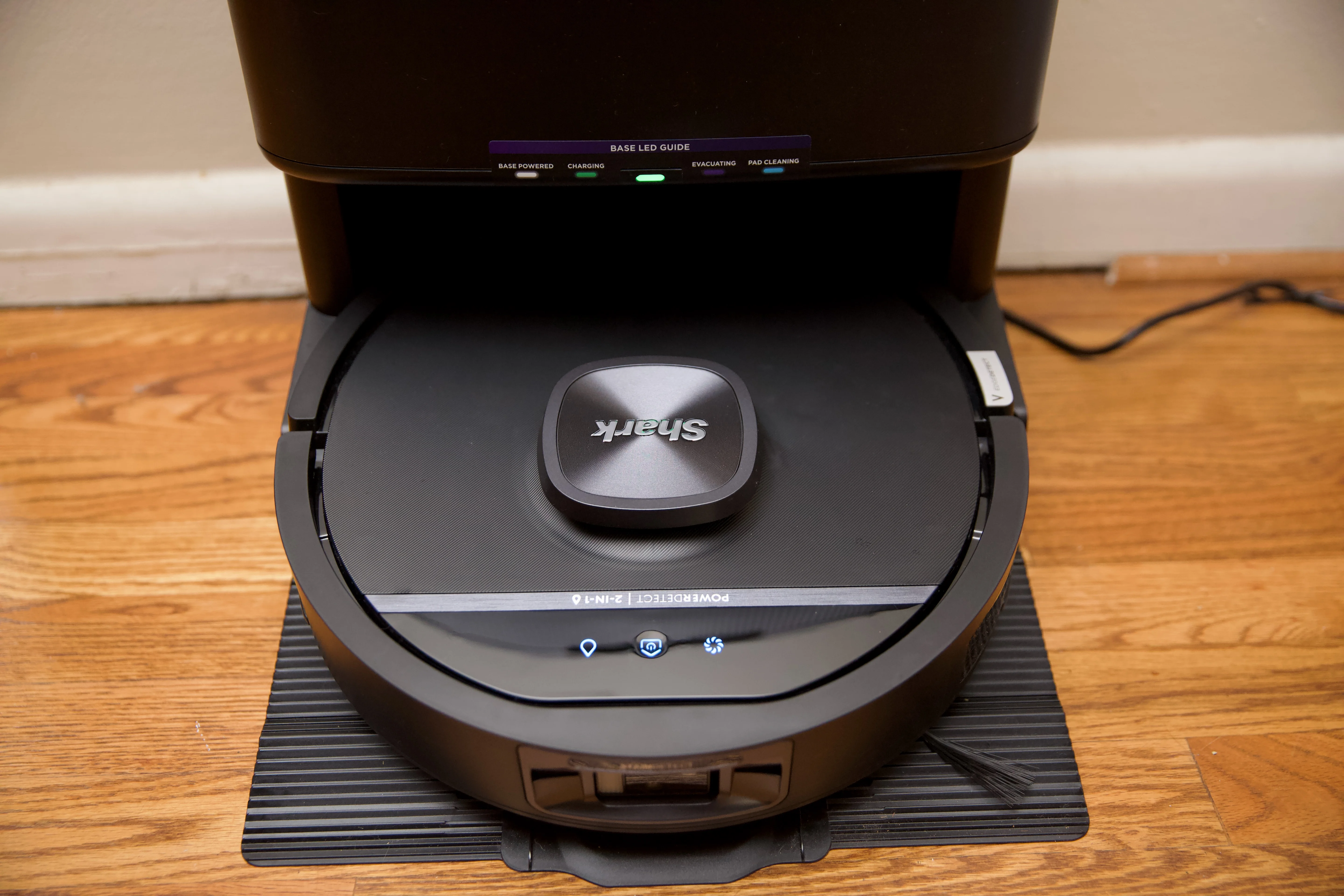 <em>The buttons on the Reveal are touch capacitive, a change from the physical buttons on the previous model.</em>